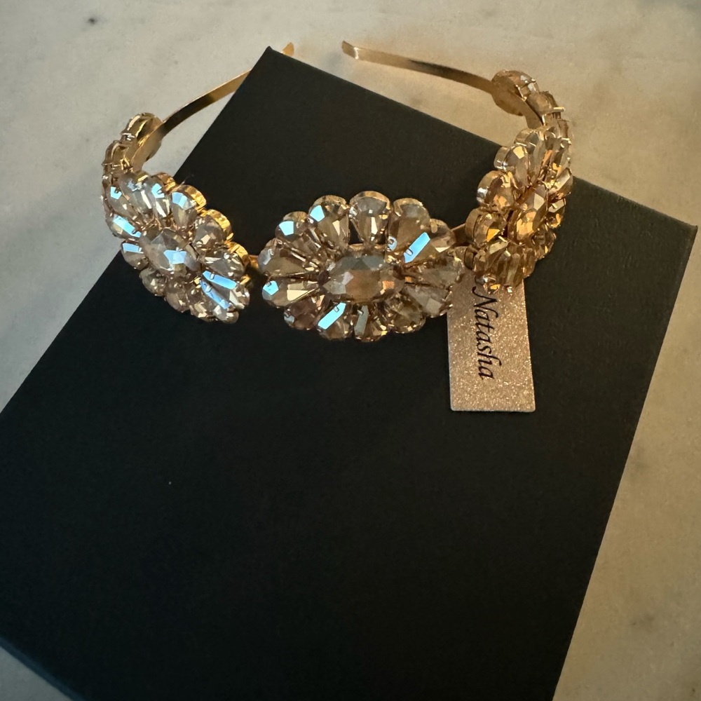 NWT Natasha Crystal Floral Headband